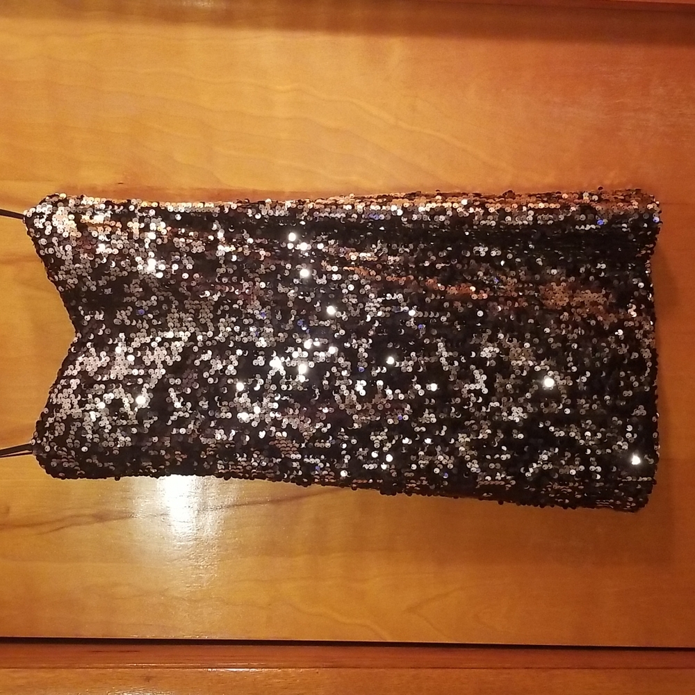 Slinky, sexy, sequined dress!  Medium